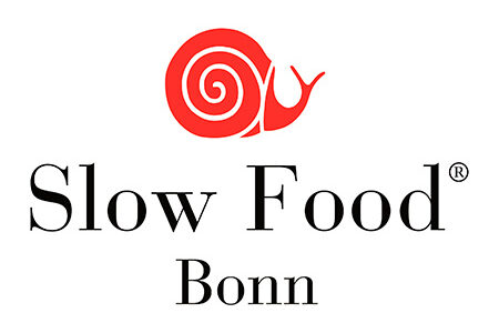 Логотип з намальованим червоним равликом з мушлею та чорним написом "Slow Food Bonn"