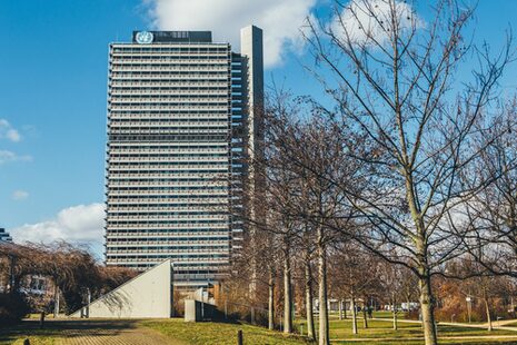 Blick auf den UN-Tower "Langer Eugen"